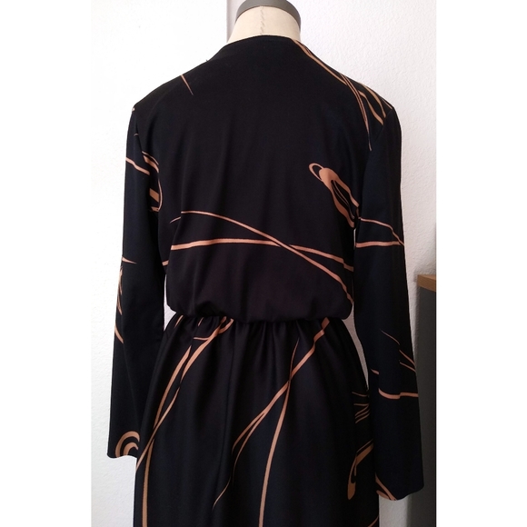 Vtg 70s Faux Wrap Dress - Picture 6 of 10